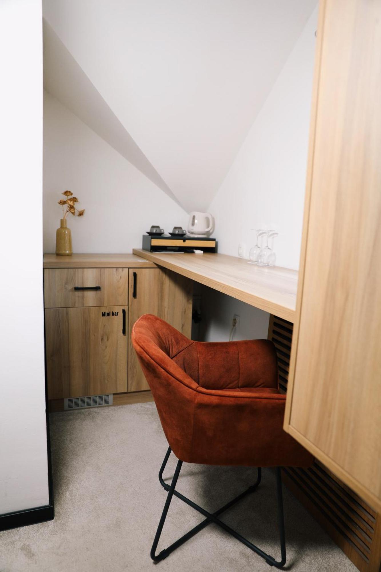 Sax-Win Hotell Pozega Rom bilde